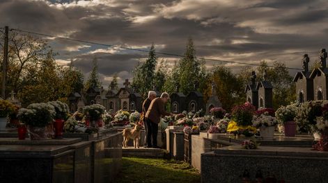 Los Andes | Ourense, 01/11/2024.- Imagen del cementerio de la localidad gallega de Requiás (Muiños) hoy viernes donde se celebra el ´Día de todos los santos´. EFE / Brais Lorenzo.
