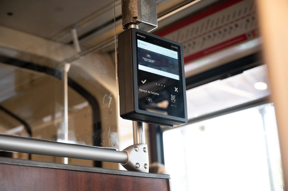 In Greater Mendoza, public transportation can be paid for with SUBE cards, virtual wallets, and NFC cards.