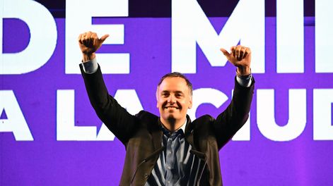 Manuel Adorni continúa complicado por las diversas acusaciones.