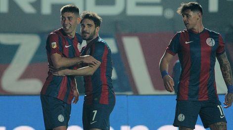 El sanrafaelino Hernández (izquierda) convirtió su primer gol en Primera.