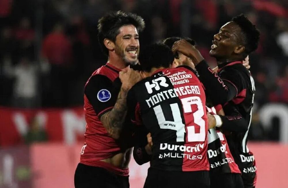 La Lepra, que venía de una derrota con River, se impuso por 3-0 al conjunto boliviano en condición de local. De esta manera, el equipo de Heinze sigue con puntaje idea en el Grupo E. / Gentileza.