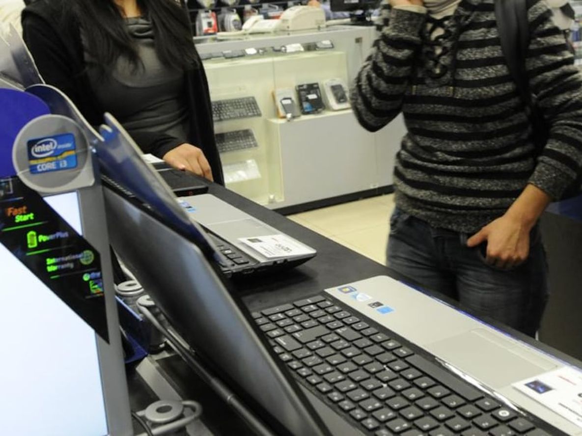 Docentes: habilitarán las inscripciones para comprar computadoras y recibir el 40% de reintegro