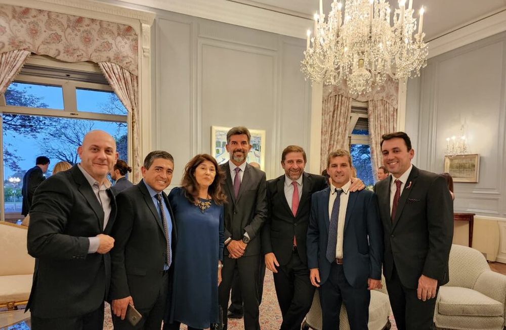 En la previa de la Cumbre Mundial del C40, los intendentes Ulpiano Suárez (Ciudad), Tadeo García Zalazar (Godoy Cruz) y Walther Marcolini (General Alvear) participaron de una recepción en la Embajada Británica.