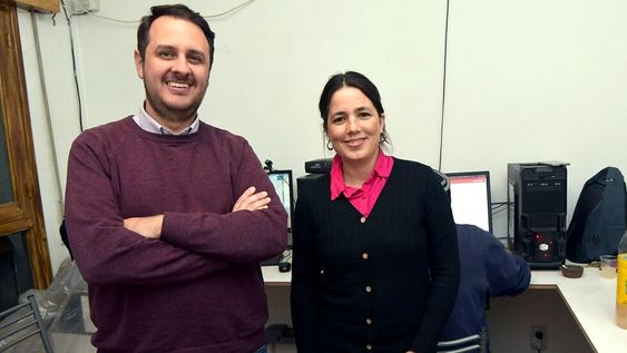 Los Ganadores. Lautaro Jiménez y Noelia Barbeito, Frente de Izquierda Unidad, se impusieron en la interna del FIT y competirán por la gobernación en septiembre. / Foto: Orlando Pelichotti