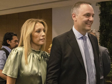 Las cuatro mujeres que le facilitaron hipotecas no bancarias al jefe de Gabinete, Manuel Adorni, que le permitieron comprar dos propiedades, fueron citadas a declarar por el fiscal Gerardo Pollicita. Se trata de Claudia Sbabo y Beatriz Viegas (que facilitaron la compra del departamento de Caballito en la calle Miró donde en la actualidad vive Adorni) y Graciela Isabel Molina y Victoria María José Cancio, que le otorgaron una hipoteca privada en un inmueble de la calle Asamblea, en el mismo barrio porteño. Las cuatro mujeres que le facilitaron hipotecas no bancarias al jefe de Gabinete, Manuel Adorni, que le permitieron comprar dos propiedades, fueron citadas a declarar por el fiscal Gerardo Pollicita. Se trata de Claudia Sbabo y Beatriz Viegas (que facilitaron la compra del departamento de Caballito en la calle Miró donde en la actualidad vive Adorni) y Graciela Isabel Molina y Victoria María José Cancio, que le otorgaron una hipoteca privada en un inmueble de la calle Asamblea, en el mismo barrio porteño.