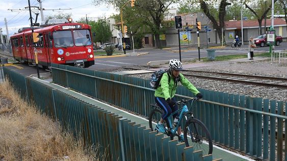 La obra incluye en total 110 kilómetros, pertenecientes a la Red de Ciclovías del Área Metropolitana. Foto: José Gutierrez / Archivo Los Andes