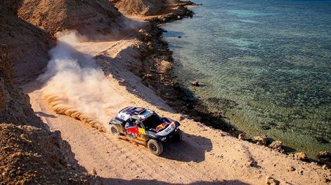 Peterhansel va camino a lograr su 14ta victoria en el Rally Dakar.