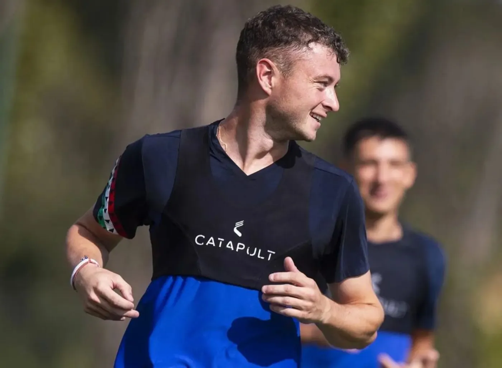 El extremo de Vélez renovó por un año más y estará en la ofensiva del 