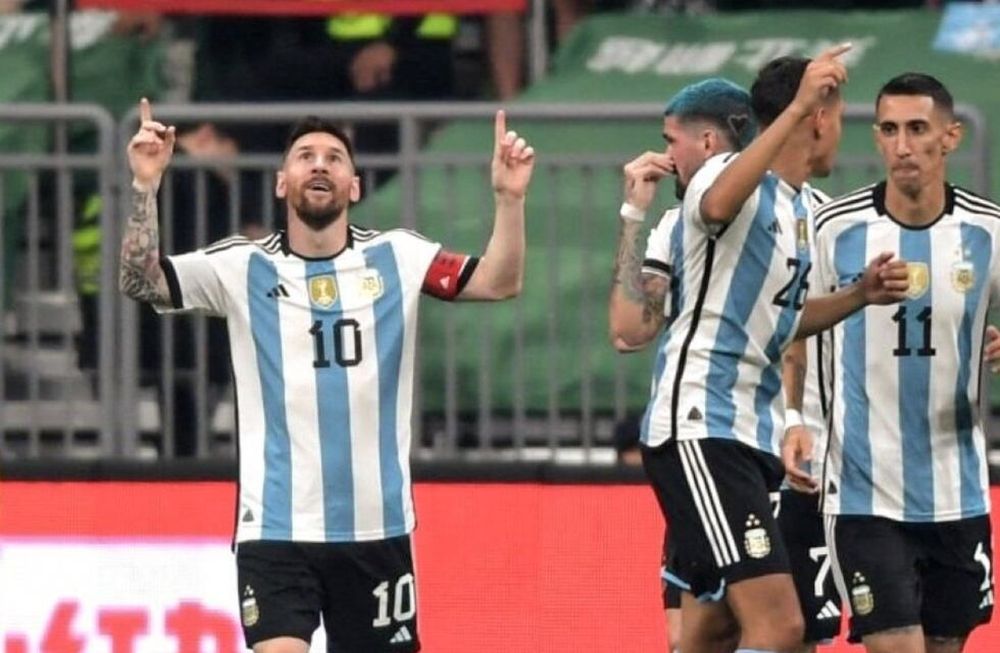 Lionel Messi abrió el marcador ante Australia con un golazo. Después del partido dio indicios sobre su futuro inmediato. / @Data_futbolarg