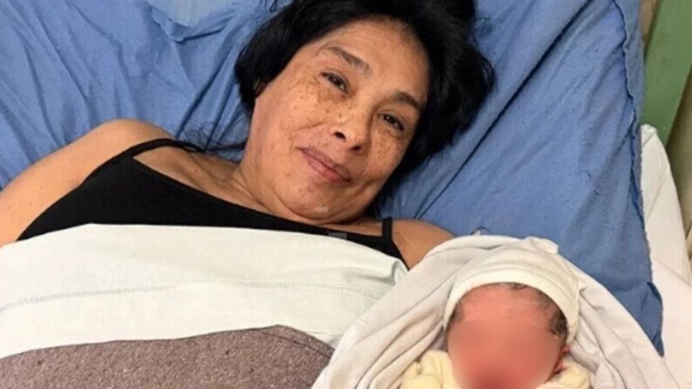 Una mujer de 62 años dio a luz a su primer hijo y sería la madre de mayor edad registrada en Argentina.