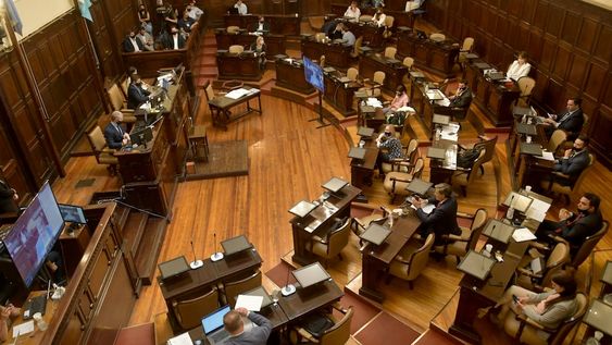 El proyecto de Presupuesto impulsado por el oficialismo no fue apoyado por la oposición este miércoles. Foto: Orlando Pelichotti / Los Andes.
