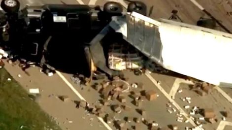 No hubo heridos en el accidente de Oklahoma, pero miles de juguetes sexuales terminaron en el piso | Web