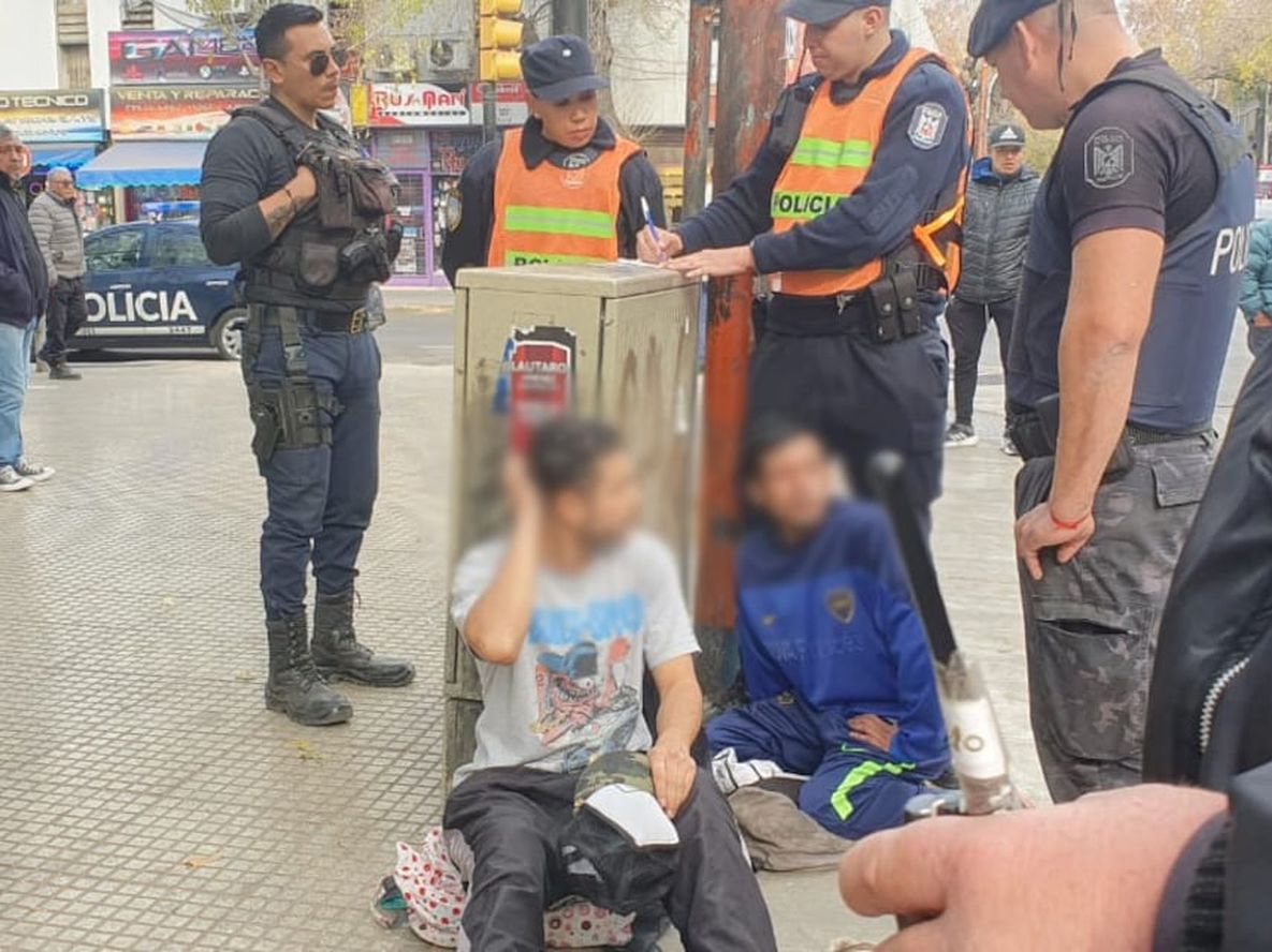 Tres sujetos que protagonizaban una riña fueron detenidos en el microcentro