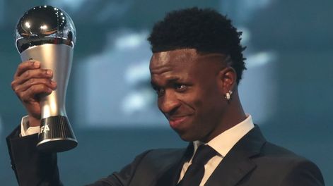 Los Andes | Vinicius se emocionó cuando recibió el premio al mejor del mundo /Foto: FIFA