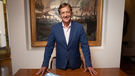 Los Andes | Entrevista al gobernador de Mendoza Rodolfo Suarez, realizada en su despacho donde reflexiona sobre sus cuatro años de gestión. Foto: Ignacio Blanco / Los Andes