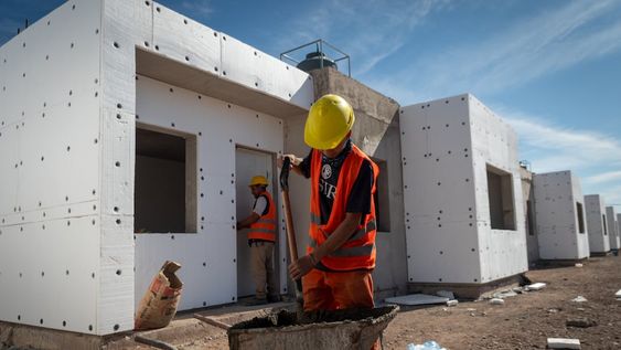Con el retorno de los créditos hipotecarios anticipan un impacto favorable en los mercados de compraventa y alquiler de propiedades, pero también en el sector de la construcción. Foto: Ignacio Blanco / Los Andes