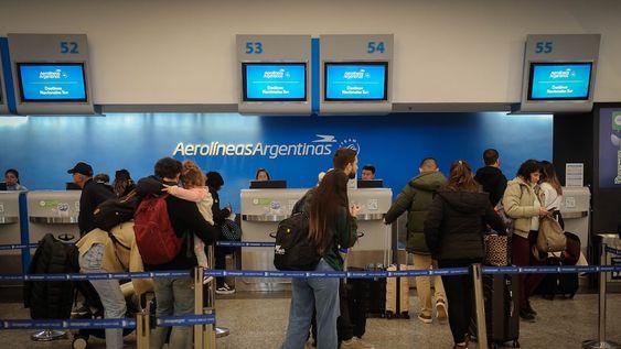 Aeroparque Jorge Newbery durante un concurrido fin de semana largo. Foto archivo: Federico Lopez Claro