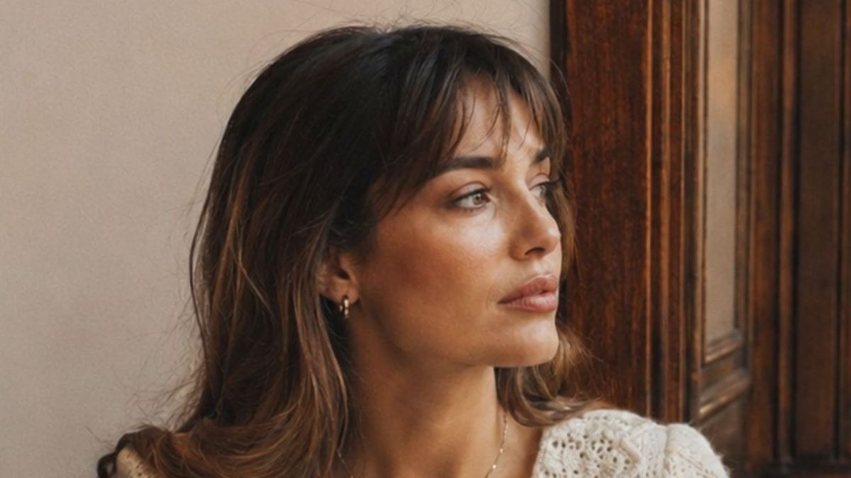 Ni sweater básico ni saco rígido: el cárdigan vintage que vuelve este invierno 2026 y estiliza cualquier look