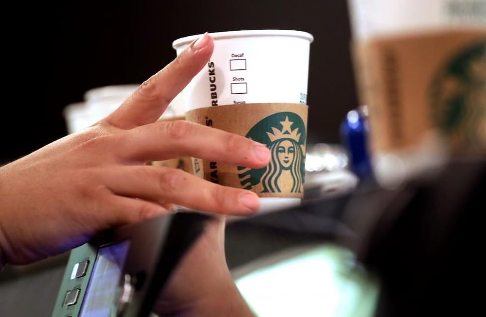 Los trabajadores de Starbucks ya no saben qué hacer con los extravagantes pedidos de los tiktokers