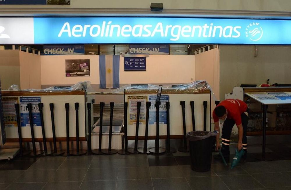 Aerolíneas Argentinas cerrará la mayor parte de sus oficinas comerciales