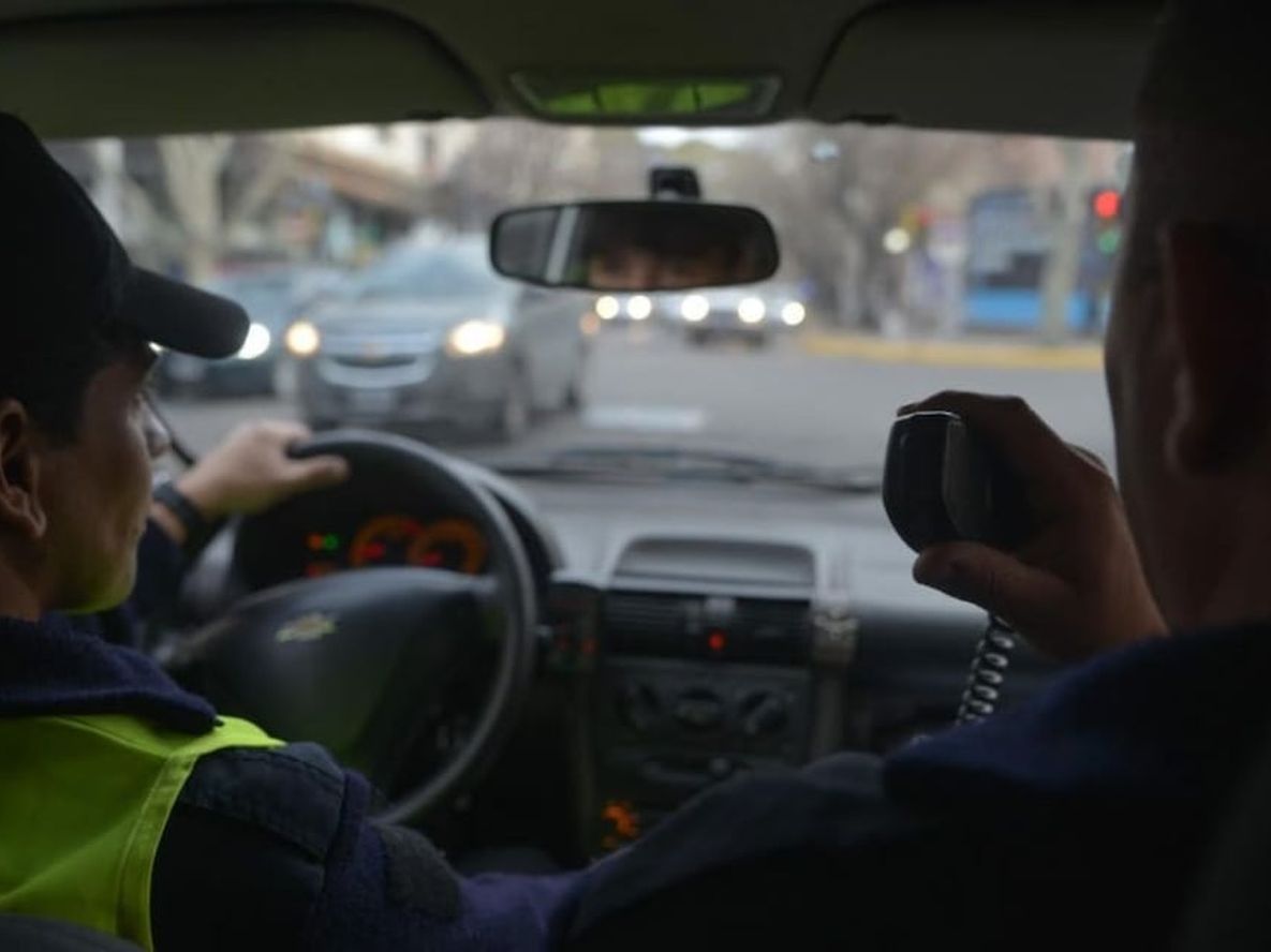 En operativos realizados durante la madrugada, efectivos policiales aprehendieron a tres personas que conducían en evidente estado de ebriedad