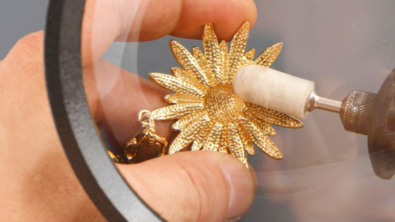 Este es el truco para limpiar la joyería de oro sin dañarla.&nbsp;