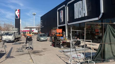 Primera NBA Store en Mendoza