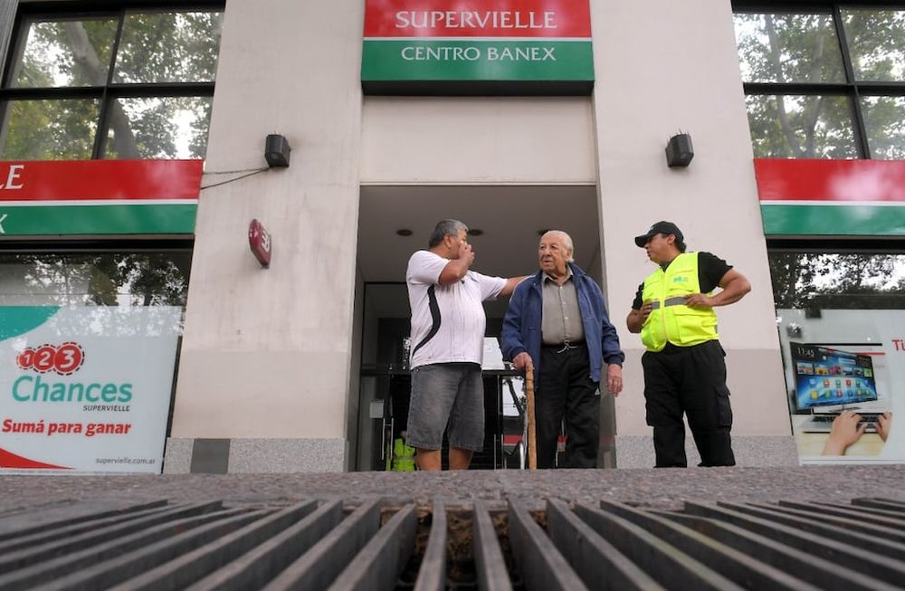 El viernes abrirán los bancos para atender sólo a los jubilados