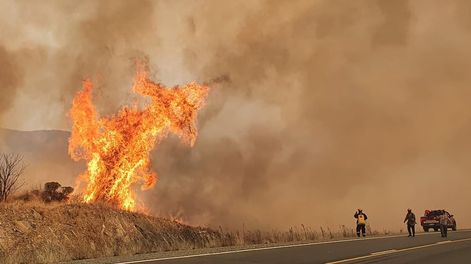 Los Andes | El reportero gráfico Daniel Cáceres captó una escalofriante imagen en medio de los incendios que azotan a Córdoba. Foto gentileza Daniel Cáceres.