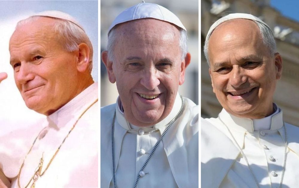 Papa Juan Pablo II, Papa Francisco y Papa León XIV