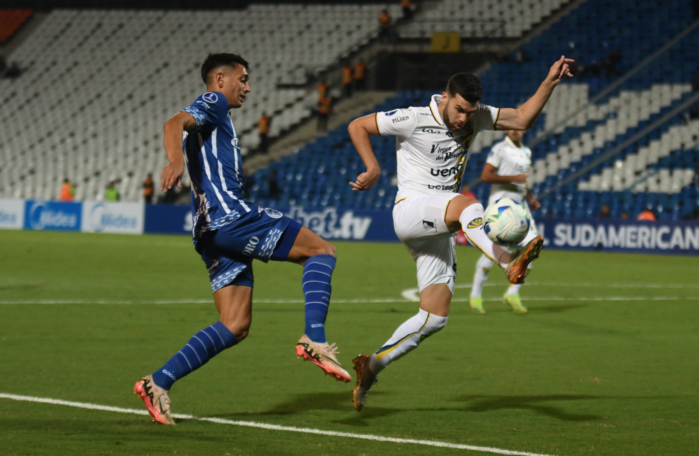 Godoy Cruz fue muy superior a Sportivo Luqueño y sumó su segundo ...