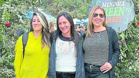 Las organizadoras del Green Market:  Jazmín Bulit, Rosario Díaz Araujo y Gabriela Abihaggle
