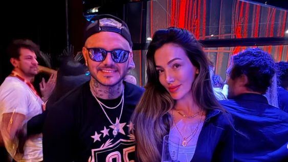 Mauro Icardi junto a la modelo Özge Atalay.