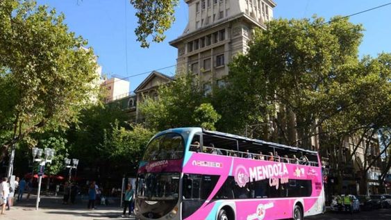 El INDEC y el EMETUR presentaron cifras divergentes sobre la ocupación hotelera en Mendoza durante enero de 2025. 