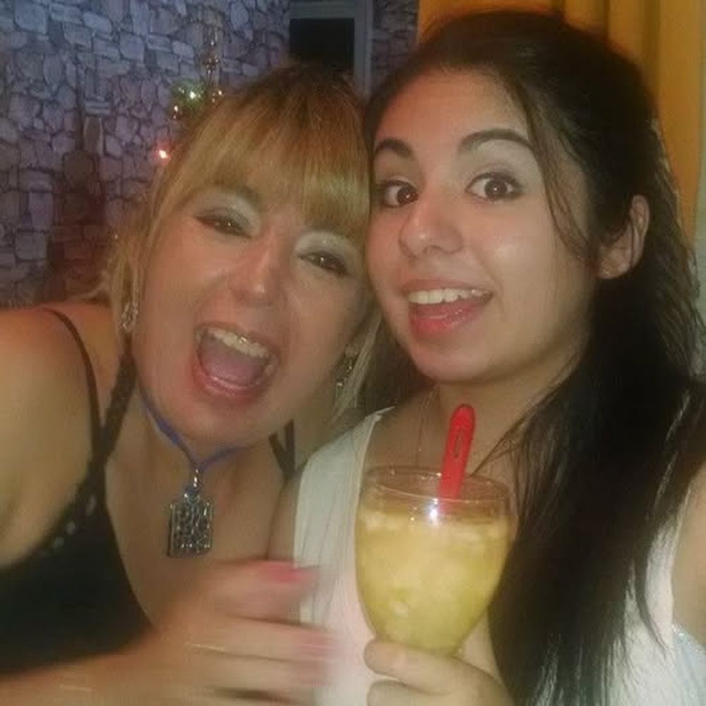 Inés Quispe y su hija Mariana Domínguez. Foto: Facebookl