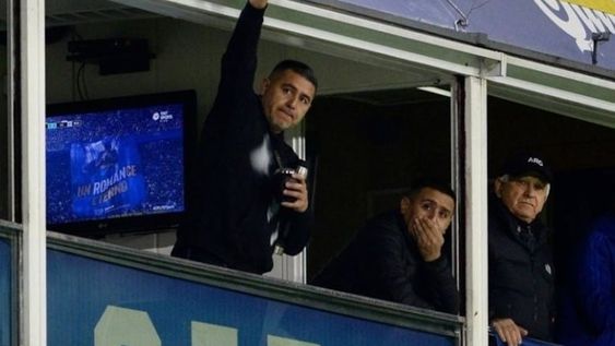 Juan Román Riquelme bajó hasta el vestuario.