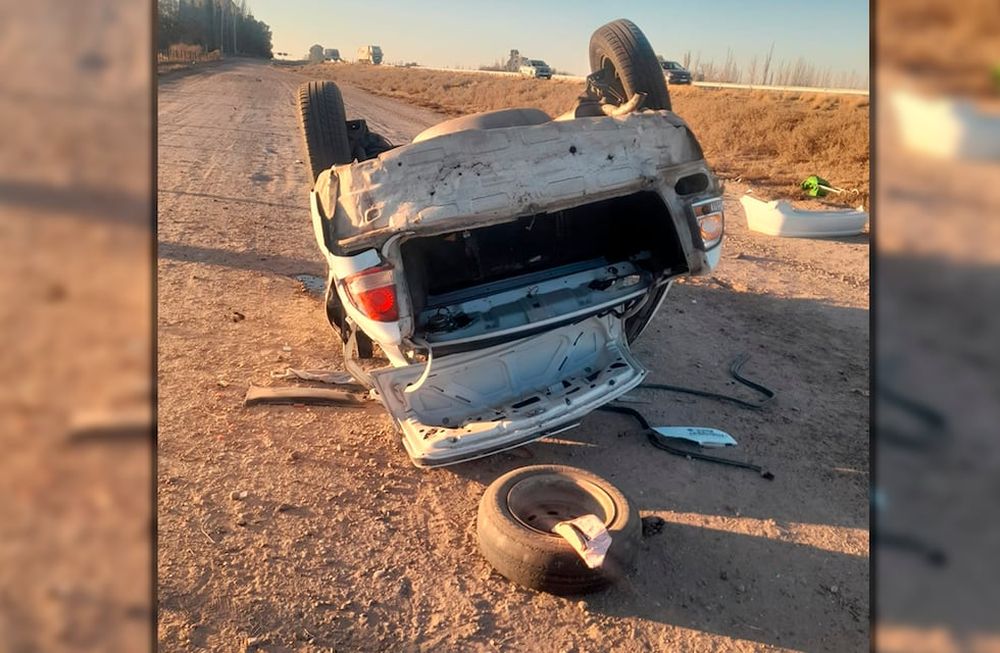 Una familia oriunda de San Luis volcó en Las Catitas.