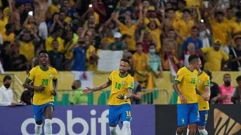 Neymar y Vinicius dos de las esperanzas de Brasil. (AP)