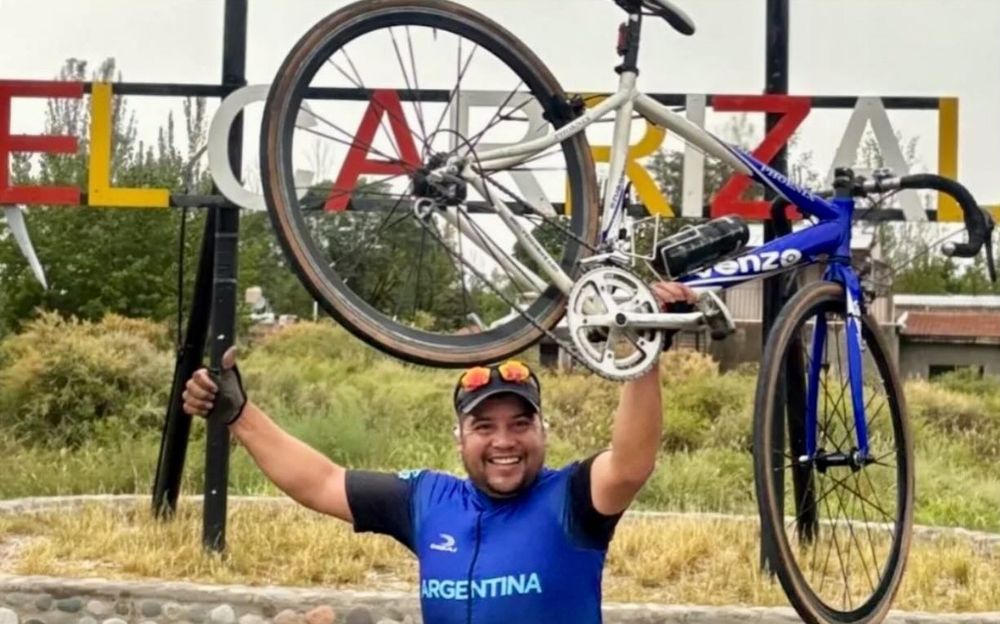 Jesús Sebastián Esquivel, de 35 años, fue visto por última vez el lunes por la tarde cuando salió de su casa en bicicleta rumbo a un taller. Horas después envió mensajes en los que advertía haber recibido amenazas y desde entonces no se tiene contacto con él.