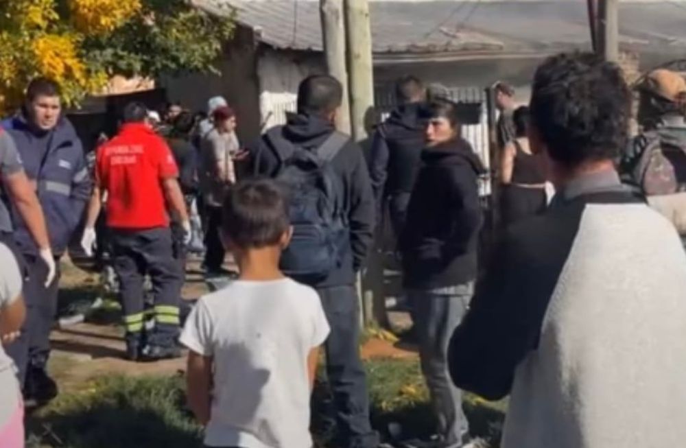 Los vecinos denunciaron que la madre tiene problemas con las drogas y que los abuelos buscaban hacerse cargo de los niños - Foto Letras de Garín