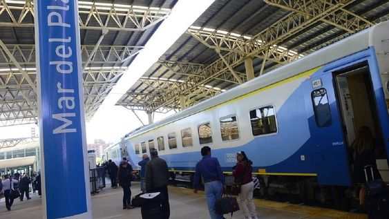 El tren a Mar del Plata es una opción barata para viajar a la costa. Sale desde Constitución (CABA) y tiene cuatro frecuencias diarias. / Gentileza