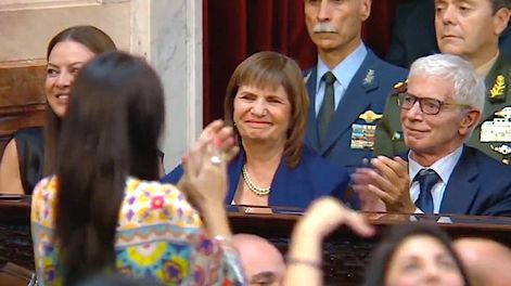 Javier Milei le dedicó un reconocimiento especial a Patricia Bullrich y la ministra fue ovacionada