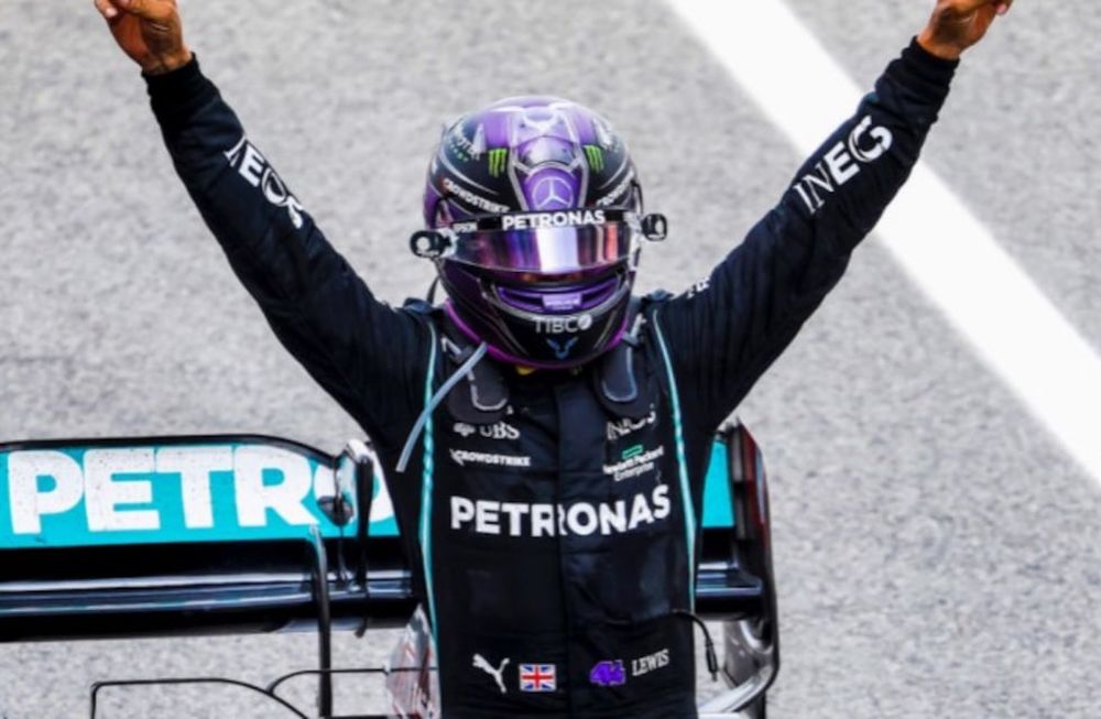Lewis Hamilton manifestó sus sensaciones tras su victoria en España y destacó la gran estrategia que empleó Mercedes para lograr el triunfo.