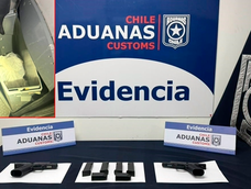 Descubren pistolas y cargadores ocultos durante un control fronterizo en Los Libertadores.