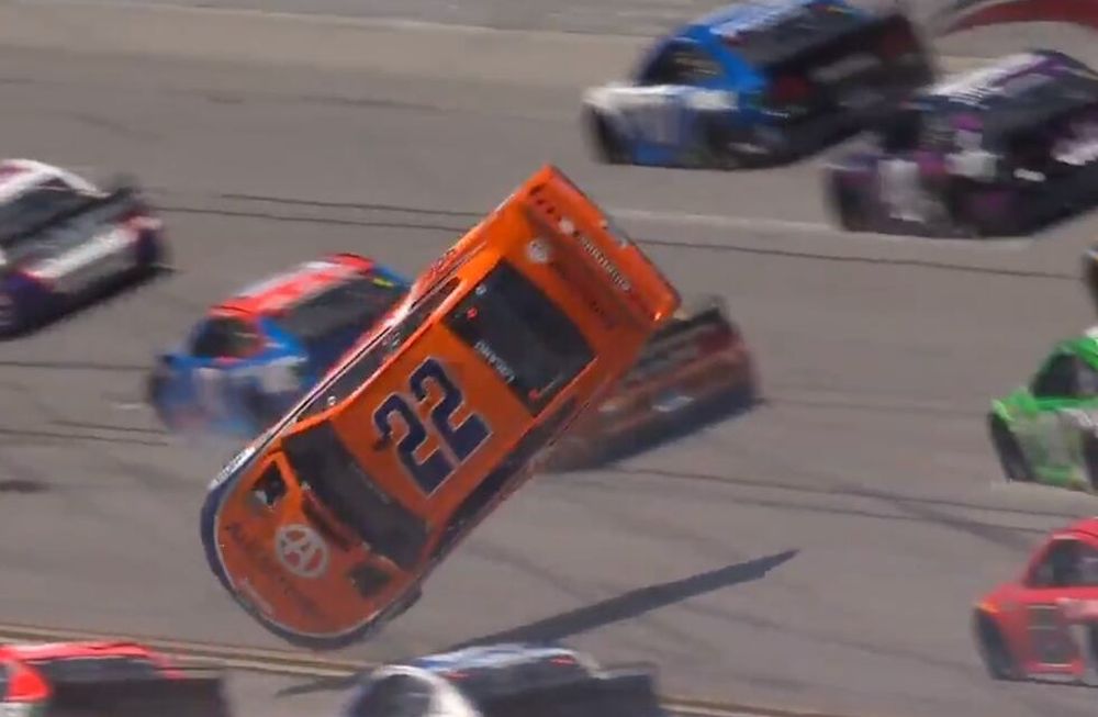 Joey Logano manifestó sus sensaciones luego del impactante vuelco que sufrió durante la carrera del Nascar en Talladega.
