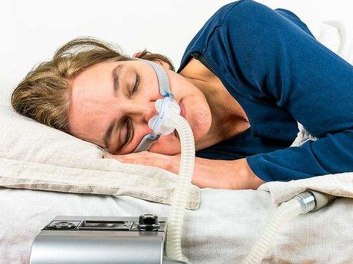 Estudio investiga la presencia de microplásticos en las vías respiratorias de pacientes con apnea del sueño