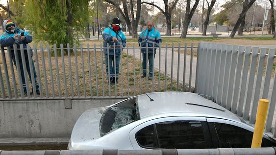 Mendoza 21 de julio de 2021 PolicialesAccidente automovilístico.En calle Ituzaingó esquina Corrientes, dos automóviles chocaron , dejando el saldo de una menor herida.Foto y video: Orlando Pelichotti / Los Andes