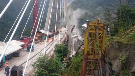 Al menos 10 muertos al desplomarse un puente en construcción en Colombia