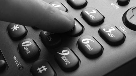 Francia le dice adiós al teléfono fijo: dejará de instalarlo y apuesta todo a internet