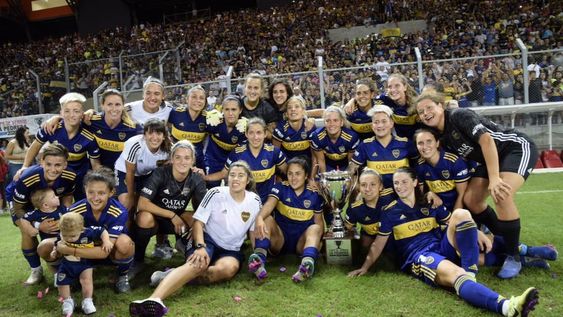 Insólito lo que pasó en el superclásico femenino: Mereles metió una patada voladora infern
